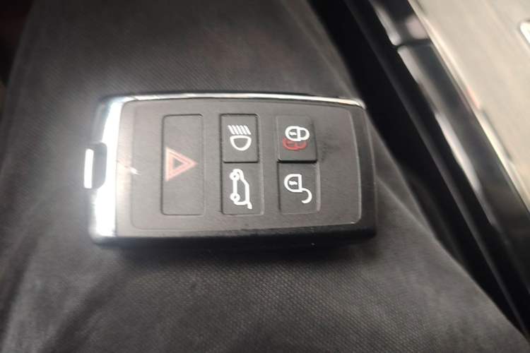 Used Land Rover Range Evoque 2021 Range Rover Velar L 249PS R-Dynamic First Edition Interior 1
