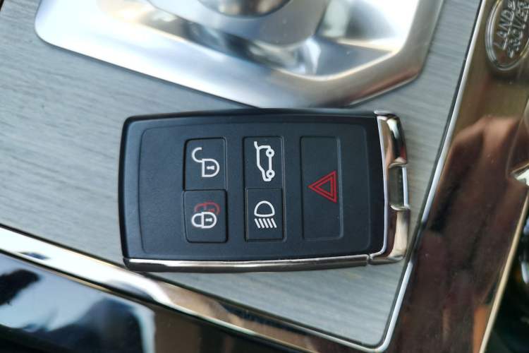 Used Land Rover Range Evoque 2021 Range Rover L 249 PS R-Dynamic SE Luxury Edition Interior 1