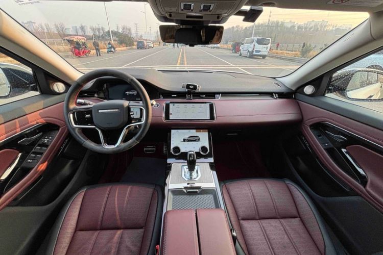 Used Land Rover Range Evoque 2021 Range Rover Velar 249 PS R-Dynamic HSE Luxury Edition Interior 2