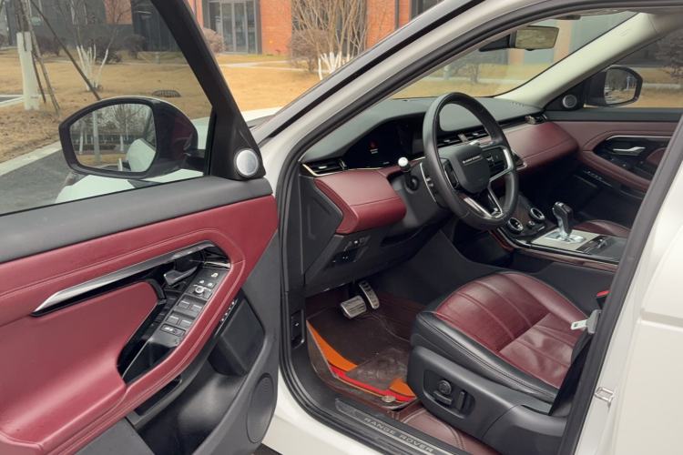 Used Land Rover Range Evoque 2021 Range Rover L 249 PS R-Dynamic SE Luxury Edition Interior 2