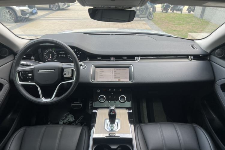 Used Land Rover Range Evoque 2021 Range Rover Velar L 249PS R-Dynamic First Edition Interior 3