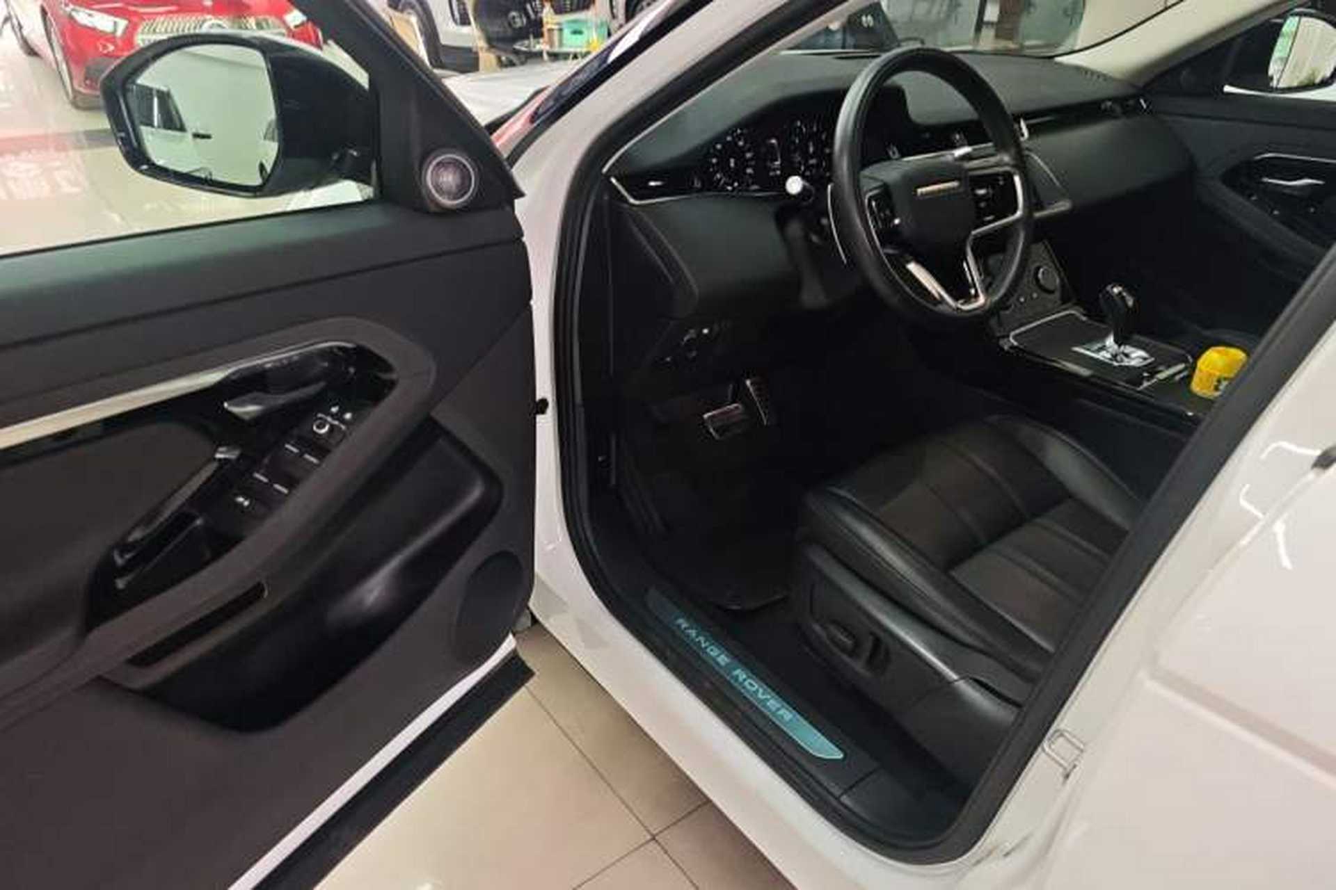 Used Land Rover Range Evoque 2021 Range Rover Evoque 200 PS R-Dynamic Standard Elite Edition Interior 3