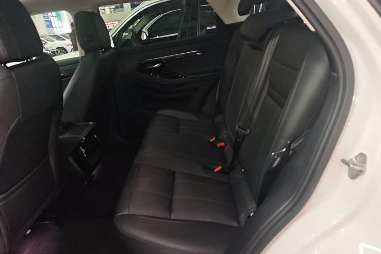 Used Land Rover Range Evoque 2021 Range Rover Evoque 200 PS R-Dynamic Standard Elite Edition Interior 4