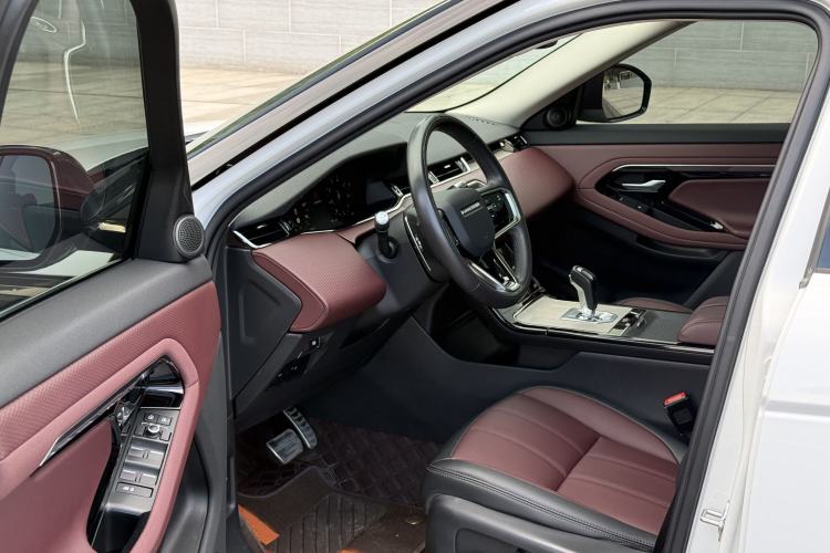 Used Land Rover Range Evoque 2021 Range Rover Velar 249 PS R-Dynamic S Performance Edition Interior 5