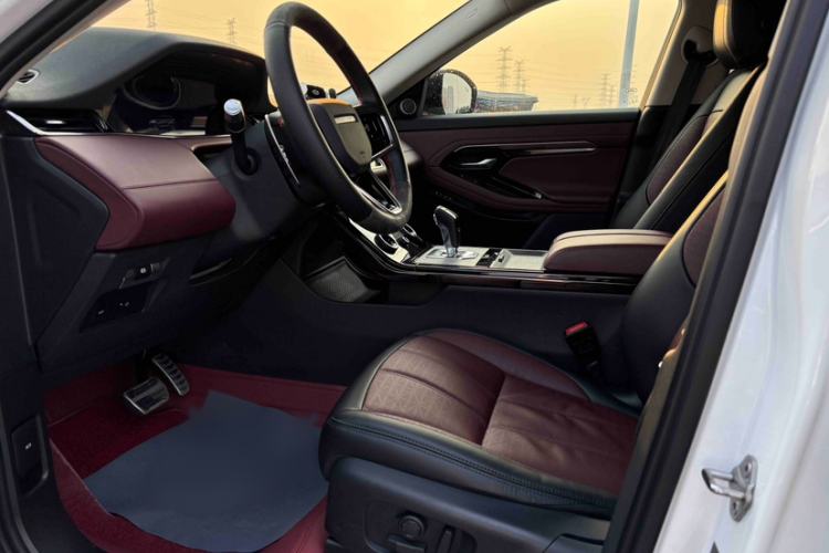 Used Land Rover Range Evoque 2021 Range Rover Velar 249 PS R-Dynamic HSE Luxury Edition Interior 6