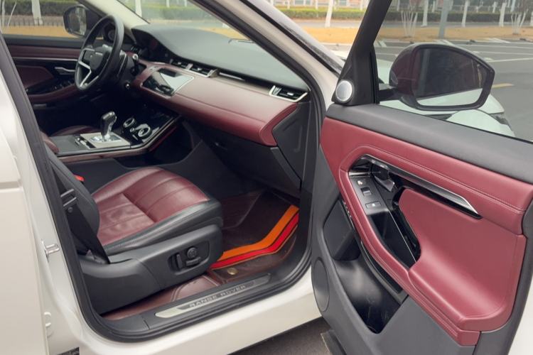 Used Land Rover Range Evoque 2021 Range Rover L 249 PS R-Dynamic SE Luxury Edition Interior 6