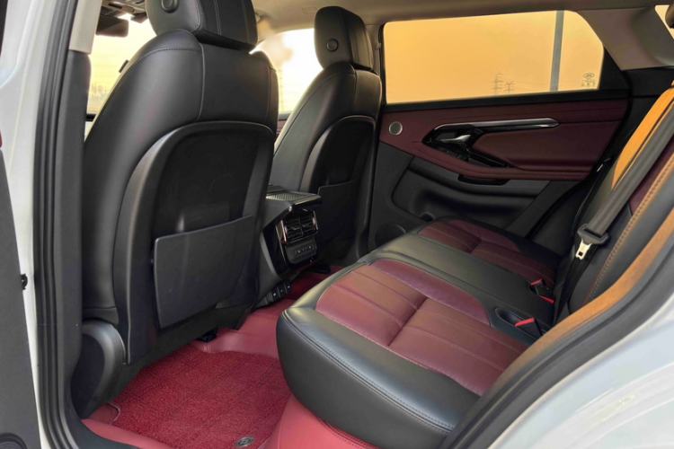 Used Land Rover Range Evoque 2021 Range Rover Velar 249 PS R-Dynamic HSE Luxury Edition Interior 7