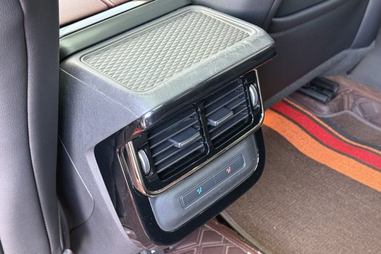 Used Land Rover Range Evoque 2021 Range Rover Velar 249 PS R-Dynamic S Performance Edition Interior 7
