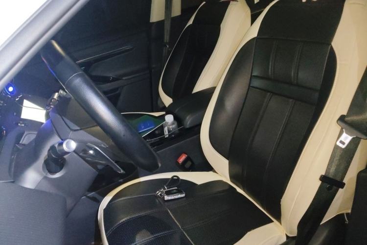 Used Land Rover Range Evoque 2021 Range Rover Evoque 200 PS R-Dynamic Standard Elite Edition Left Front Seat