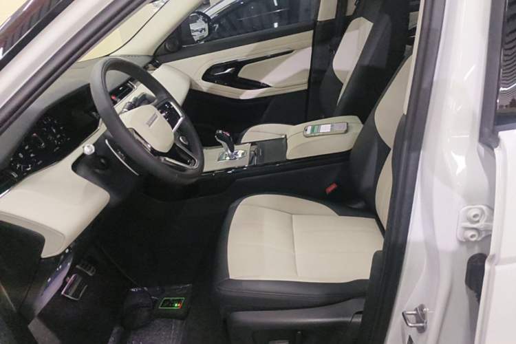 Used Land Rover Range Evoque 2021 Range Rover Velar 249 PS R-Dynamic S Performance Edition Left Front Seat