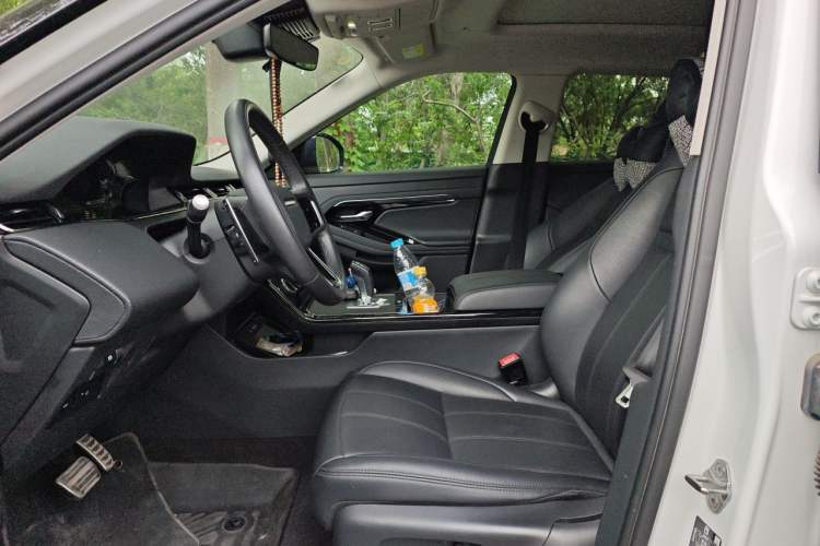 Used Land Rover Range Evoque 2021 Range Rover Evoque 200 PS R-Dynamic Standard Elite Edition Left Front Seat