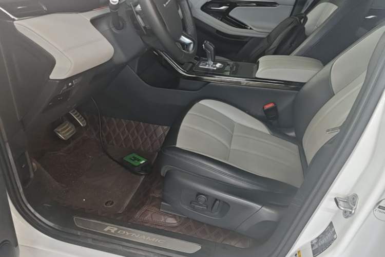 Used Land Rover Range Evoque 2021 Range Rover Velar 249 PS R-Dynamic S Performance Edition Left Front Seat