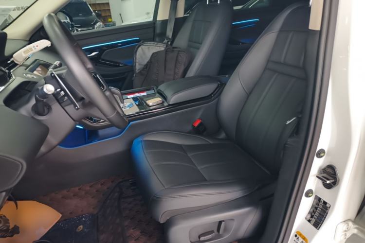Used Land Rover Range Evoque 2021 Range Rover Velar 249 PS R-Dynamic HSE Luxury Edition Left Front Seat