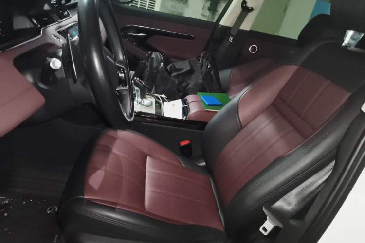 Used Land Rover Range Evoque 2021 Range Rover Velar 249 PS R-Dynamic HSE Luxury Edition Left Front Seat
