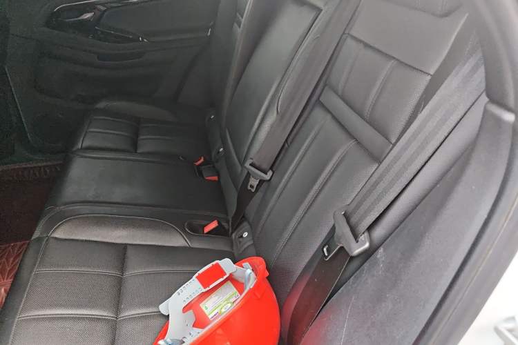 Used Land Rover Range Evoque 2021 Range Rover Velar 249 PS R-Dynamic S Performance Edition Left Rear Seat