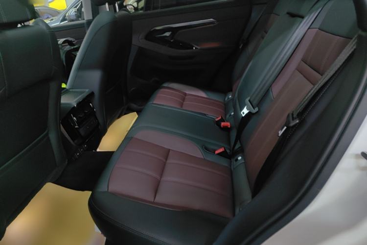 Used Land Rover Range Evoque 2021 Range Rover L 249 PS R-Dynamic SE Luxury Edition Left Rear Seat
