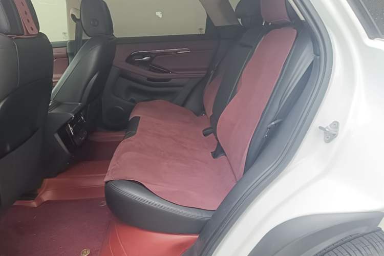 Used Land Rover Range Evoque 2021 Range Rover Velar 249 PS R-Dynamic HSE Luxury Edition Left Rear Seat