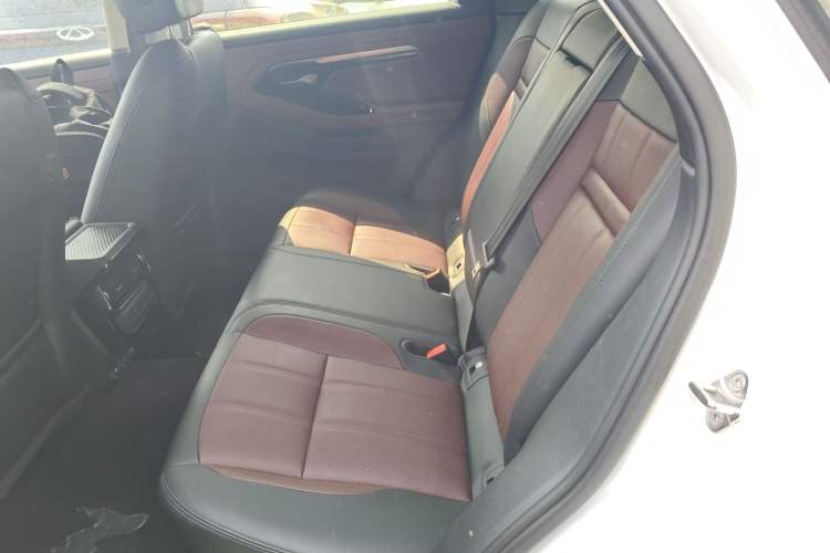 Used Land Rover Range Evoque 2021 Range Rover Velar 249 PS R-Dynamic S Performance Edition Left Rear Seat