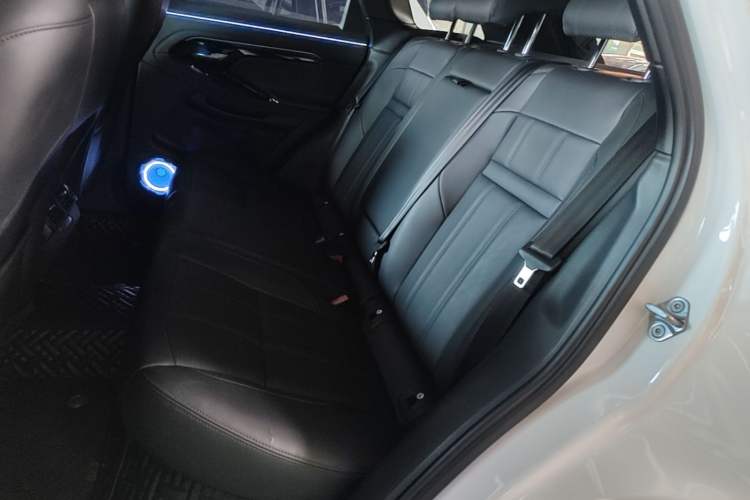 Used Land Rover Range Evoque 2021 Range Rover Velar 249 PS R-Dynamic S Performance Edition Left Rear Seat