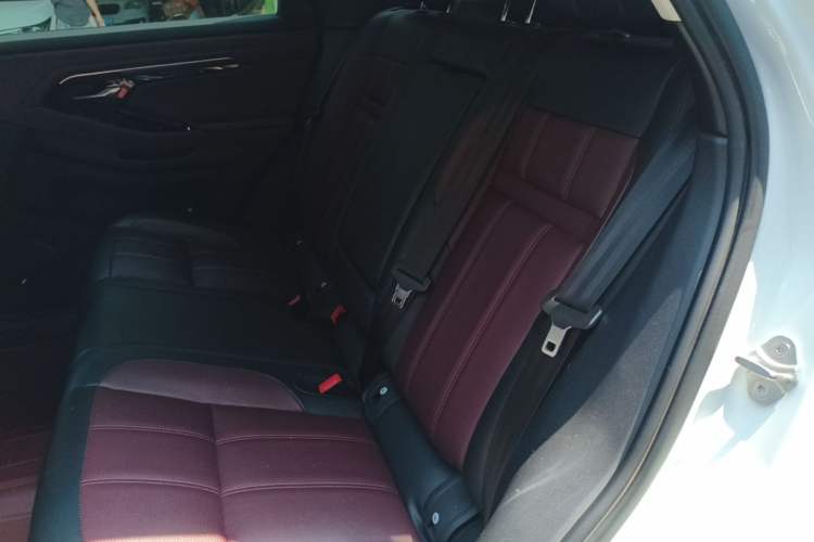 Used Land Rover Range Evoque 2021 Range Rover Velar 249 PS R-Dynamic HSE Luxury Edition Left Rear Seat