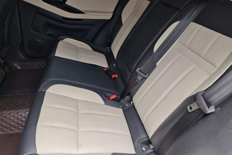 Used Land Rover Range Evoque 2021 Range Rover Velar 249 PS R-Dynamic S Performance Edition Left Rear Seat
