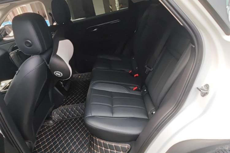 Used Land Rover Range Evoque 2021 Range Rover Velar 249 PS R-Dynamic S Performance Edition Left Rear Seat