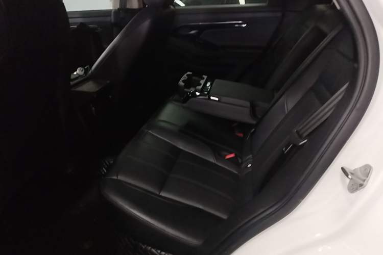 Used Land Rover Range Evoque 2021 Range Rover Velar 249 PS R-Dynamic S Performance Edition Left Rear Seat