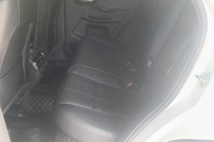 Used Land Rover Range Evoque 2021 Range Rover Velar 249 PS R-Dynamic S Performance Edition Left Rear Seat