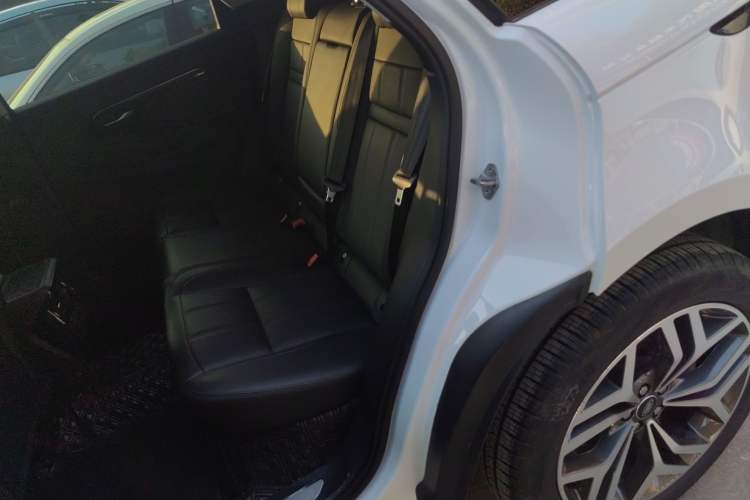Used Land Rover Range Evoque 2021 Range Rover Velar 249 PS R-Dynamic S Performance Edition Left Rear Seat