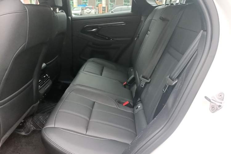 Used Land Rover Range Evoque 2021 Range Rover Velar 249 PS R-Dynamic S Performance Edition Left Rear Seat