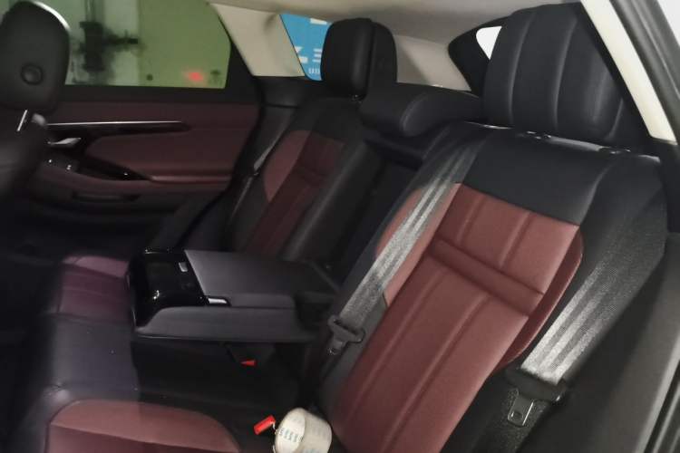 Used Land Rover Range Evoque 2021 Range Rover Velar 249 PS R-Dynamic HSE Luxury Edition Left Rear Seat