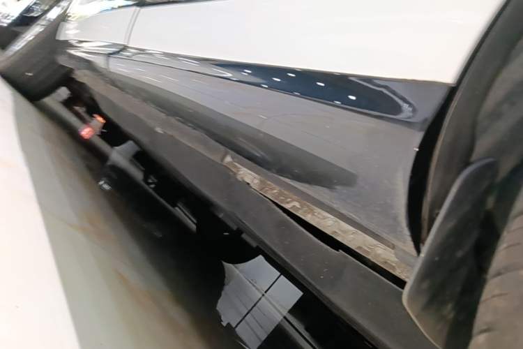 Used Land Rover Range Evoque 2021 Range Rover Evoque 200 PS R-Dynamic Standard Elite Edition Left Side Sill