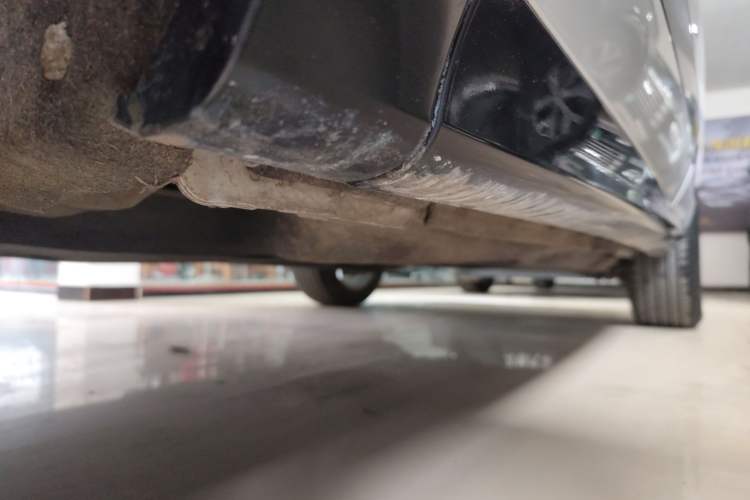 Used Land Rover Range Evoque 2021 Range Rover Evoque 200 PS R-Dynamic Standard Elite Edition Left Side Sill