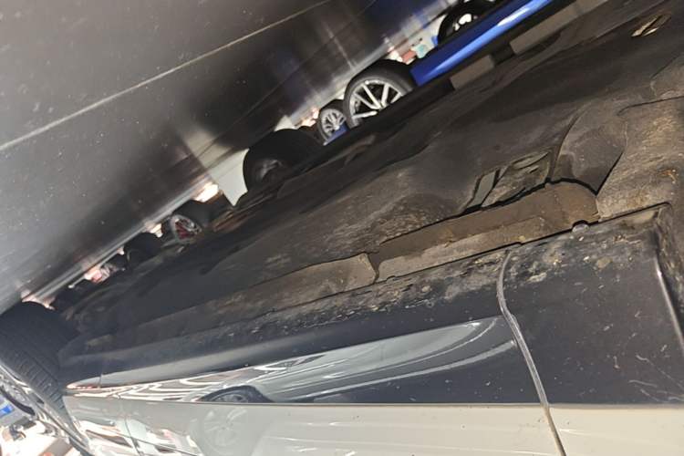 Used Land Rover Range Evoque 2021 Range Rover Velar 249 PS R-Dynamic S Performance Edition Left Side Sill