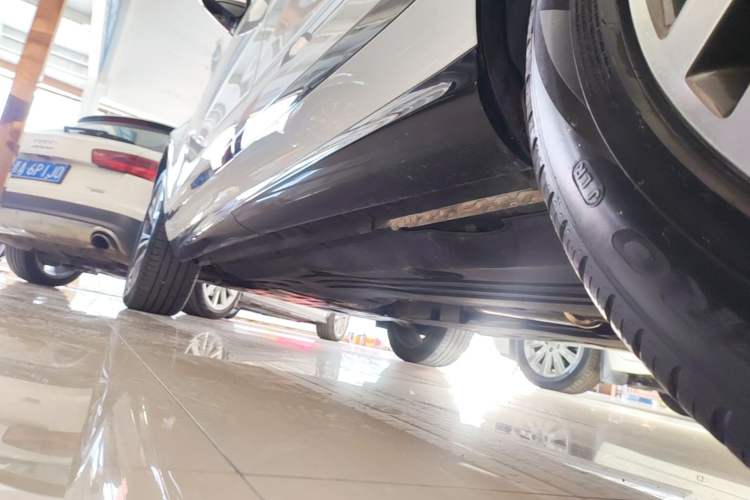 Used Land Rover Range Evoque 2021 Range Rover Velar 249 PS R-Dynamic S Performance Edition Left Side Sill