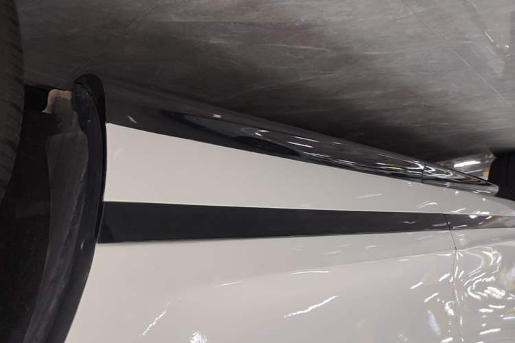 Used Land Rover Range Evoque 2021 Range Rover Velar 249 PS R-Dynamic S Performance Edition Left Side Sill