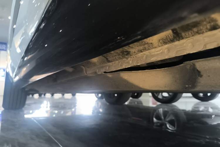 Used Land Rover Range Evoque 2021 Range Rover Velar 249 PS R-Dynamic S Performance Edition Left Side Sill