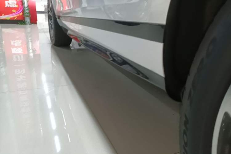 Used Land Rover Range Evoque 2021 Range Rover Velar 249 PS R-Dynamic S Performance Edition Left Side Sill