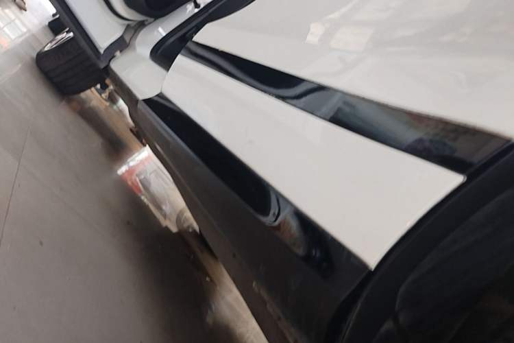 Used Land Rover Range Evoque 2021 Range Rover Velar 249 PS R-Dynamic S Performance Edition Left Side Sill