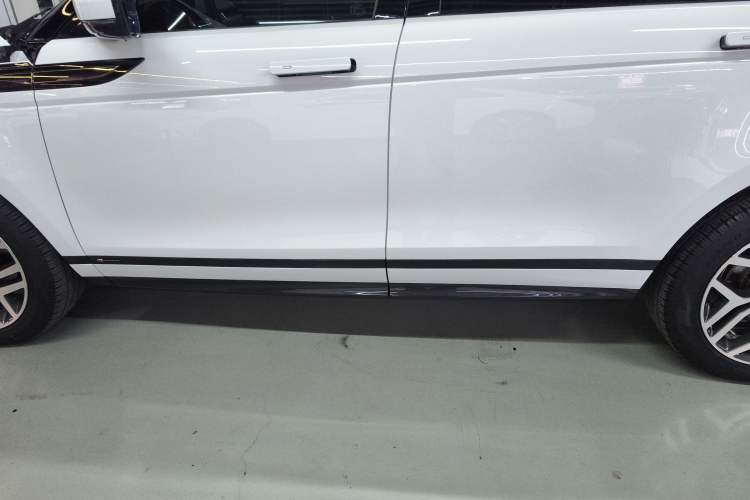 Used Land Rover Range Evoque 2021 Range Rover Velar 249 PS R-Dynamic S Performance Edition Left Side Sill