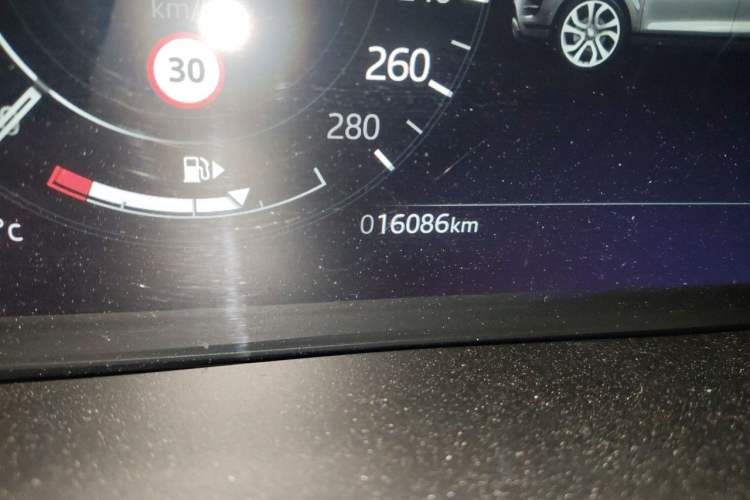 Used Land Rover Range Evoque 2021 Range Rover Evoque 200 PS R-Dynamic Standard Elite Edition Odometer Close Up