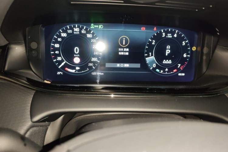 Used Land Rover Range Evoque 2021 Range Rover Velar 249 PS R-Dynamic S Performance Edition Odometer Close Up