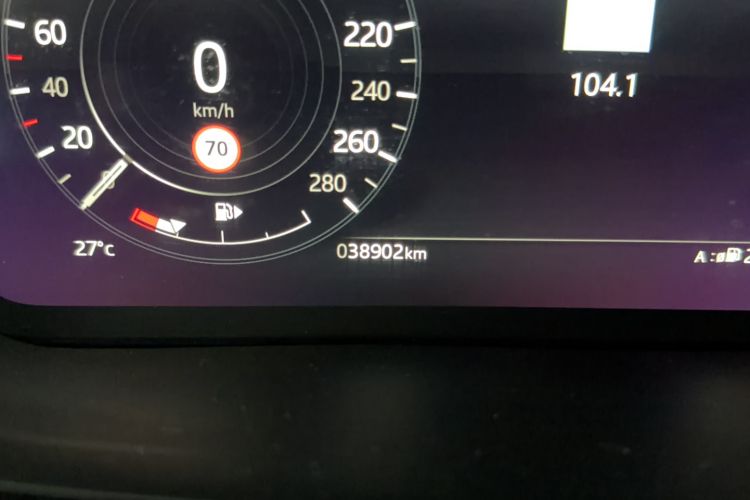 Used Land Rover Range Evoque 2021 Range Rover Evoque 200 PS R-Dynamic Standard Elite Edition Odometer Close Up