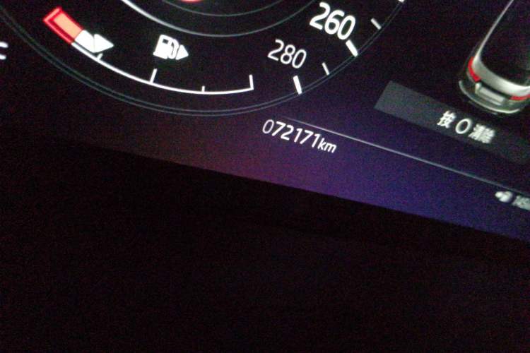 Used Land Rover Range Evoque 2021 Range Rover L 249 PS R-Dynamic SE Luxury Edition Odometer Close Up