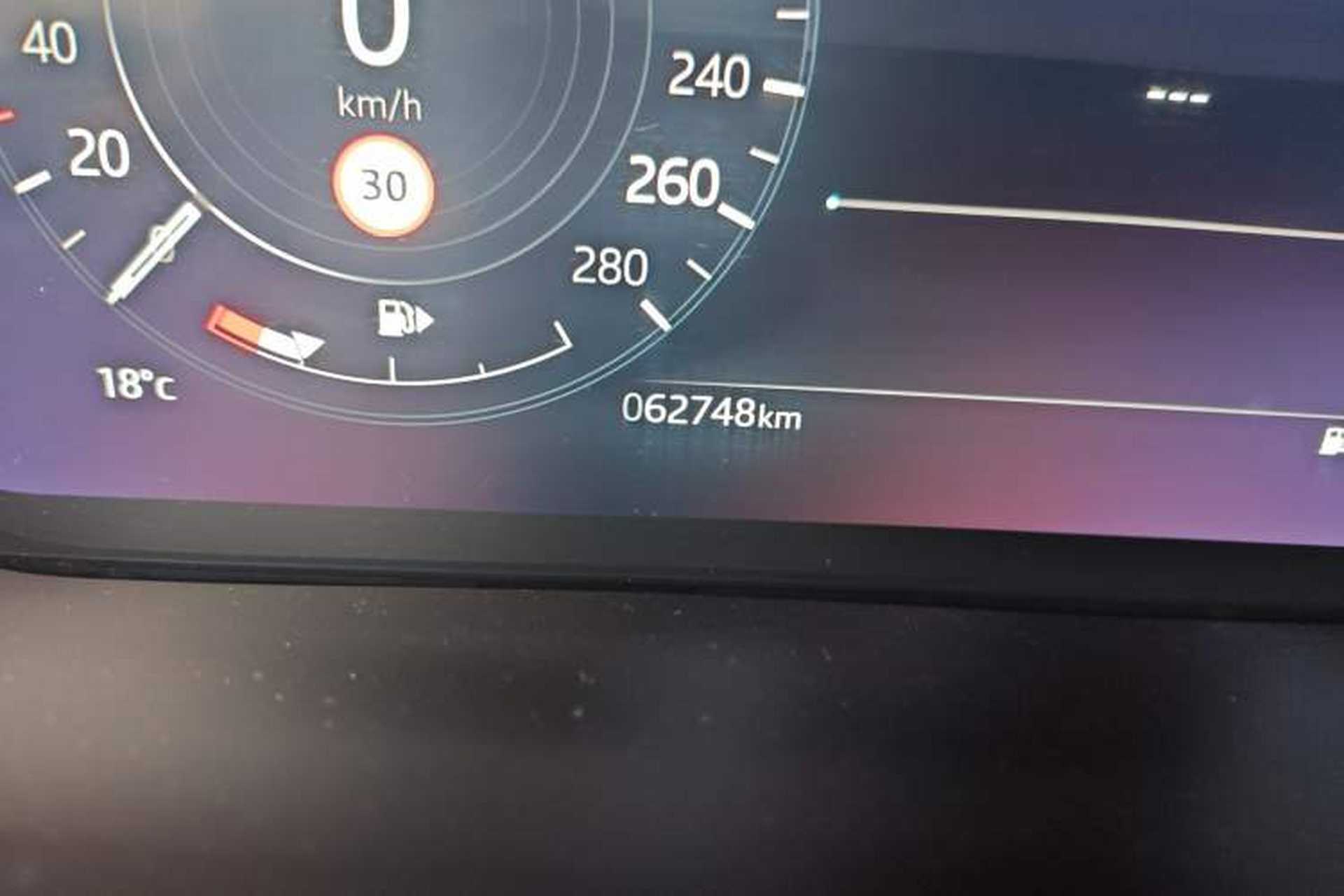 Used Land Rover Range Evoque 2021 Range Rover Evoque 200 PS R-Dynamic Standard Elite Edition Odometer Close Up