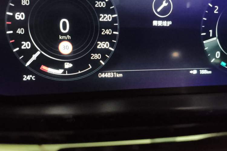 Used Land Rover Range Evoque 2021 Range Rover Velar 249 PS R-Dynamic HSE Luxury Edition Odometer Close Up