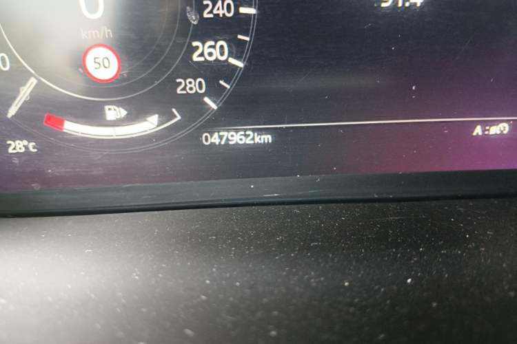 Used Land Rover Range Evoque 2021 Range Rover Velar 249 PS R-Dynamic S Performance Edition Odometer Close Up