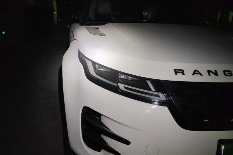 Used Land Rover Range Evoque 2021 Range Rover Evoque 200 PS R-Dynamic Standard Elite Edition Right Front Headlight