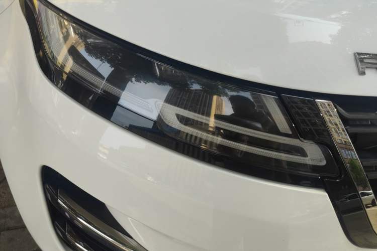 Used Land Rover Range Evoque 2021 Range Rover Velar 249 PS R-Dynamic S Performance Edition Right Front Headlight