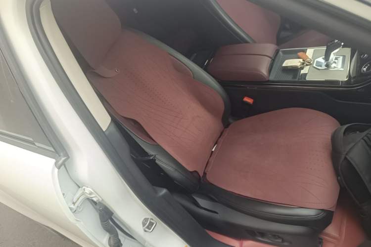 Used Land Rover Range Evoque 2021 Range Rover Velar 249 PS R-Dynamic HSE Luxury Edition Right Front Seat